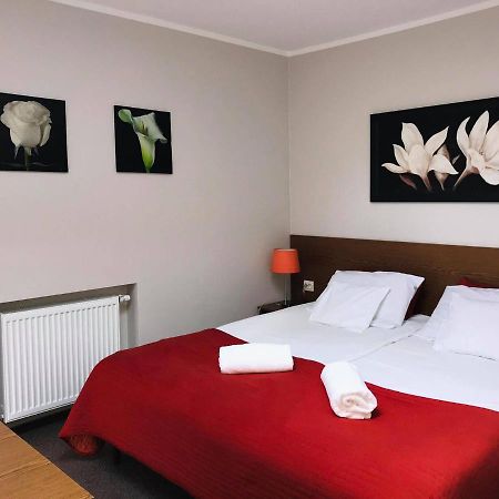 Astral Aparthotel Raszyn Exterior photo