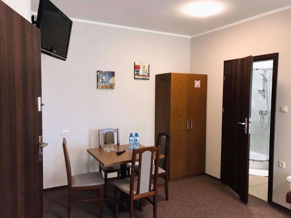 Astral Aparthotel Raszyn Exterior photo