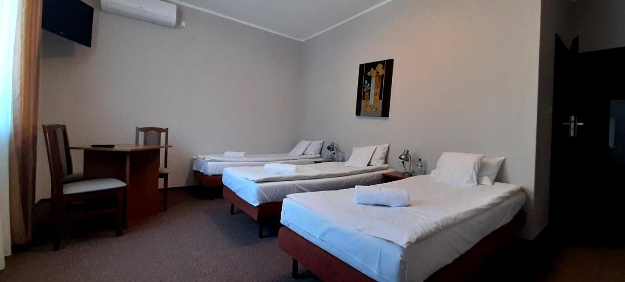 Astral Aparthotel Raszyn Exterior photo