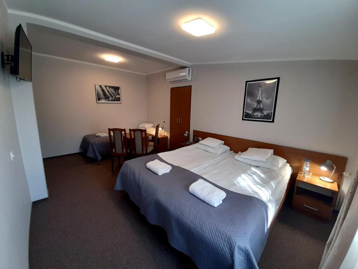 Astral Aparthotel Raszyn Exterior photo