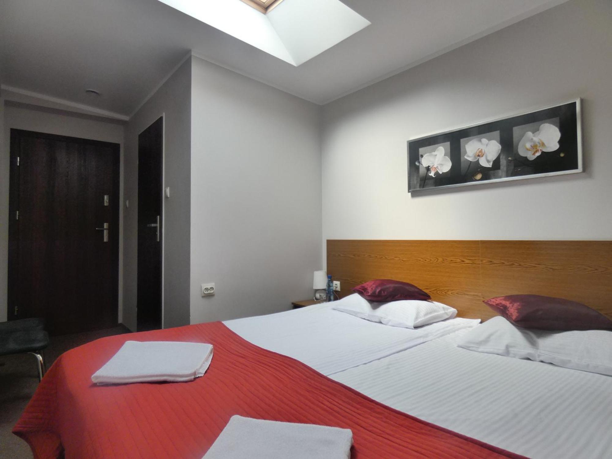 Astral Aparthotel Raszyn Exterior photo